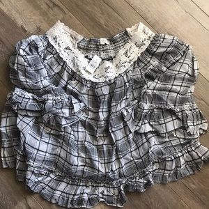 Brand NEW off the shoulder blouse XL